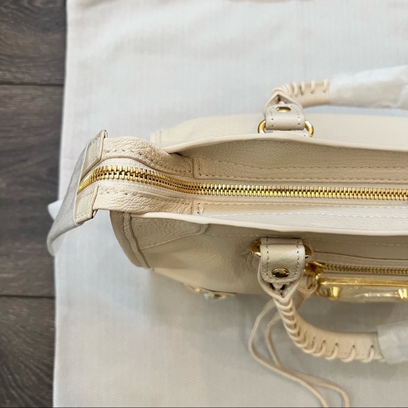 $SOLD$ Cream Genuine Leather handbag with Gold hardware - Picture 9 of 15